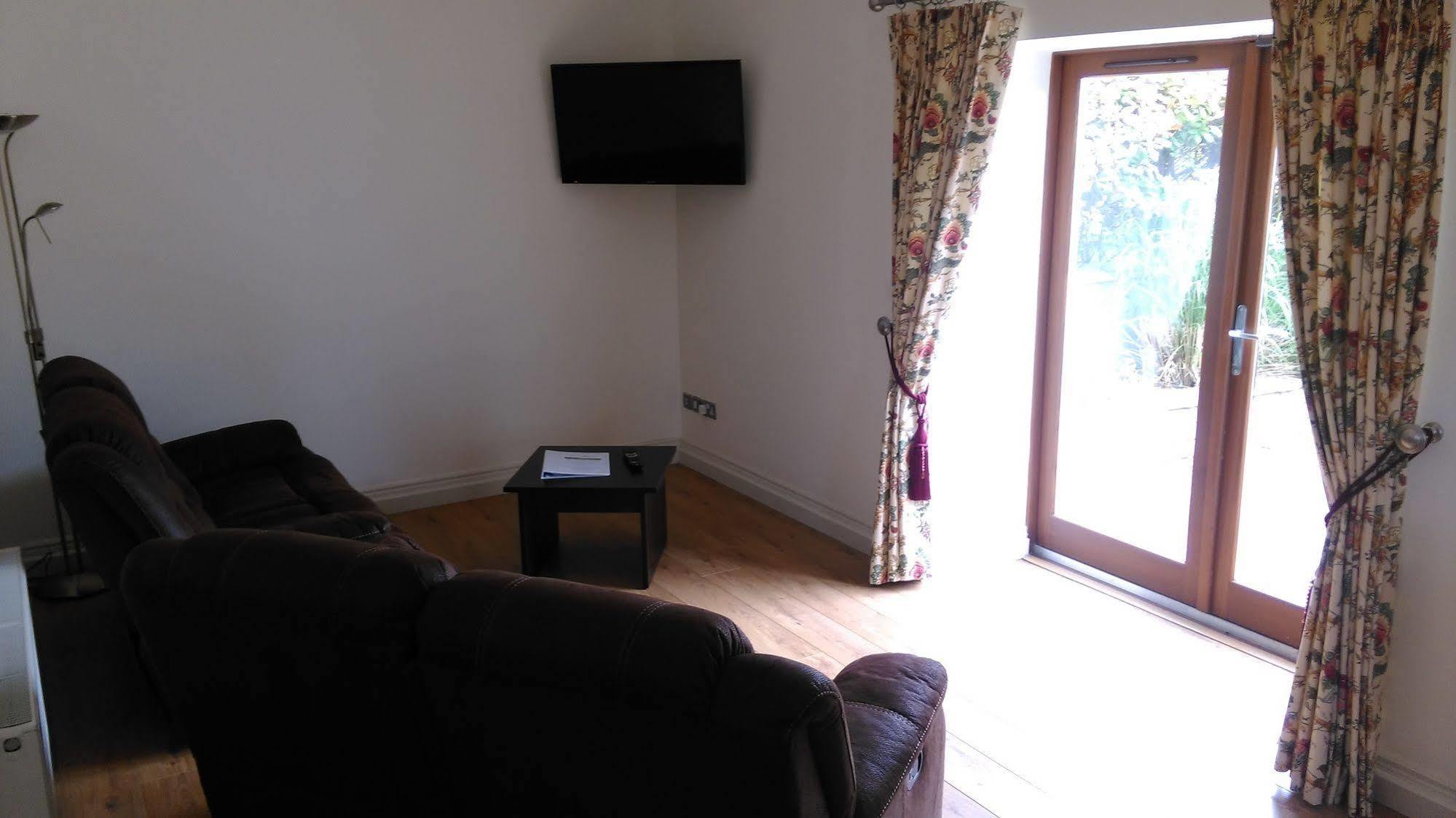 New Forest Estate Lodges Tyrrellspass Luaran gambar