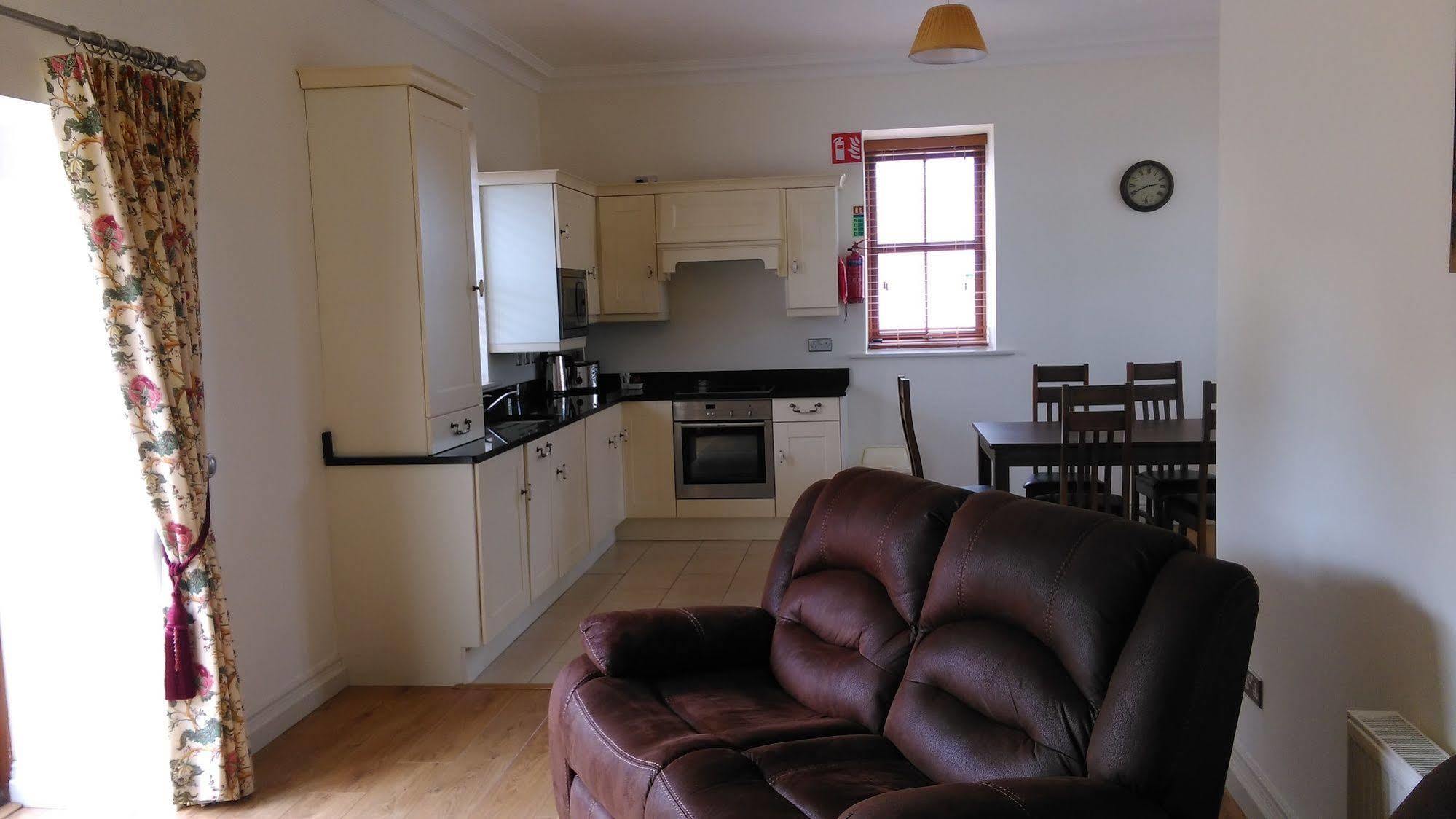 New Forest Estate Lodges Tyrrellspass Luaran gambar